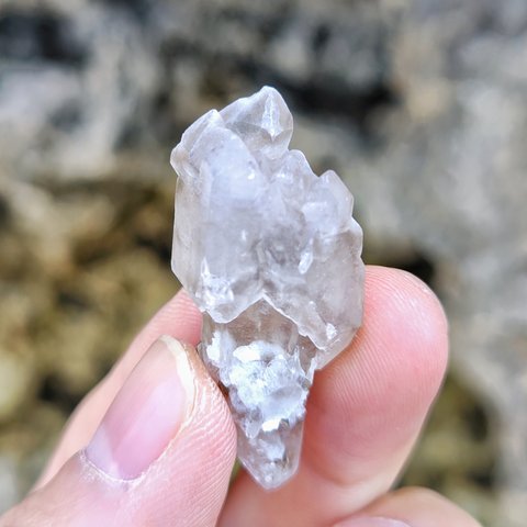 エレスチャルクォーツ(Elestial Quartz)/アリゲーター水晶(Alligator crystal)/ジャカレー水晶/ ダブルターミネーテッド/ クォーツクラスター  S00822