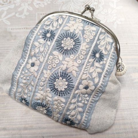 インド刺繍リボンがま口ポーチBLUE