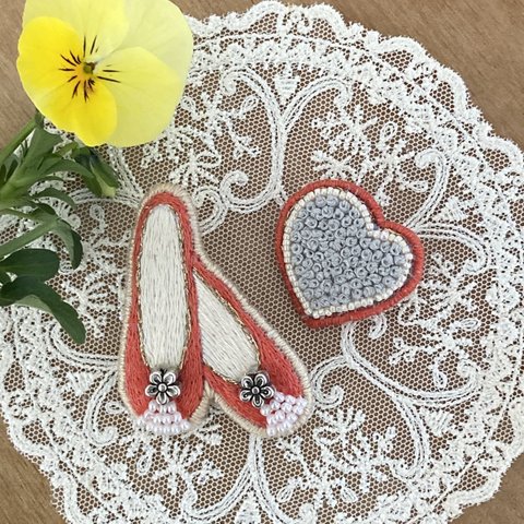 手刺繍オシャレブローチセット