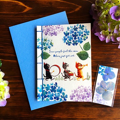 C-6.メッセージカード“こねこのマーチ［紫陽花］”草木染め糸の和綴じ