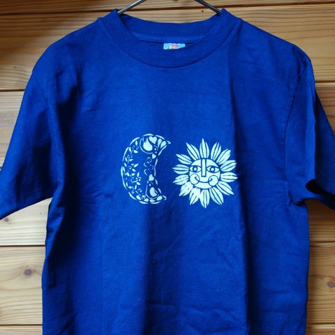 お日様とお月様の藍染Tシャツ