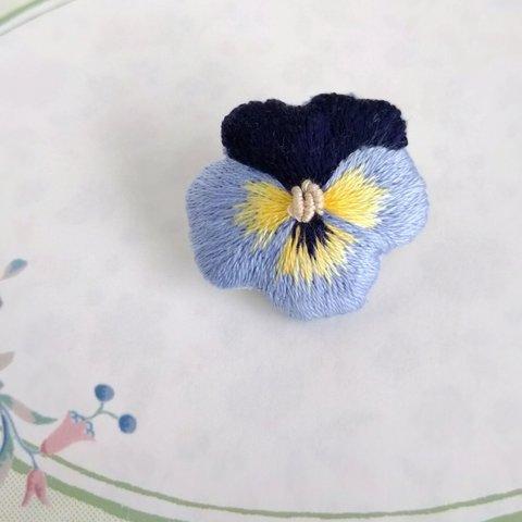 パンジー刺繍ピンバッジ