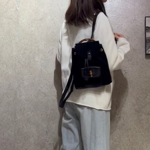 1005今だけ値下げ 90's VINTAGE PRADA ナイロン リュック　バックパック　ブランド　バッグ　ラウンドロゴバッグ　クラシカル　軽量　軽量アンティークヴィンテージ  プラダ