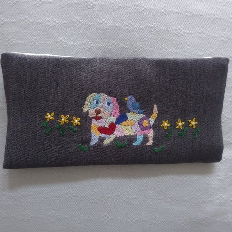 ダーニング刺繍 カラフルわんこ🐶のメガネケース