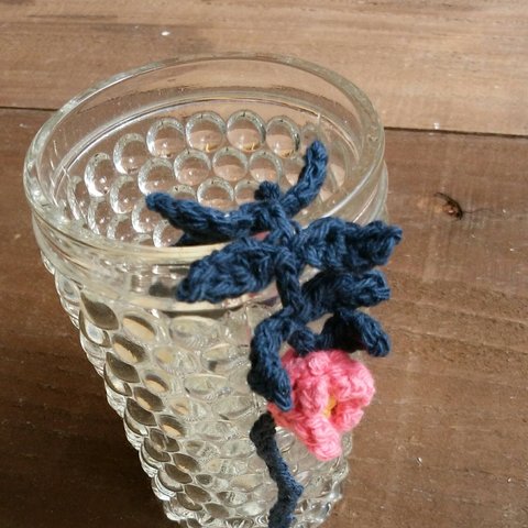 手編み　ブレスレット　ピンク×紺色