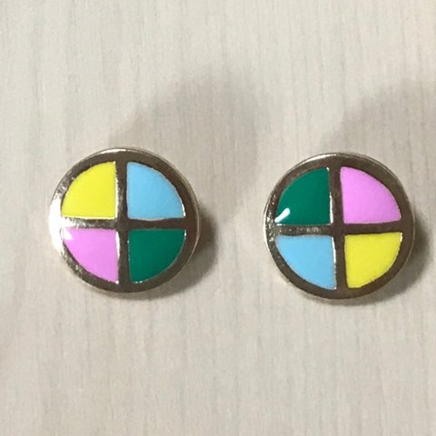 GOLD MULTICOLOR DESIGN BUTTON PARTS