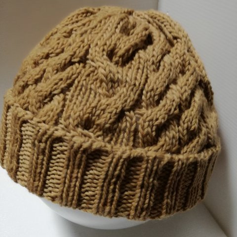 29.(ファインメリノウール　うす茶)手編み　編み込み　毛糸の帽子