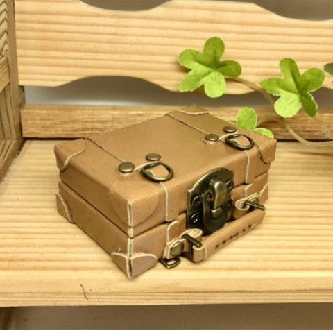 森き　ミニチュアトランク　横幅6センチ　miniature trunk.