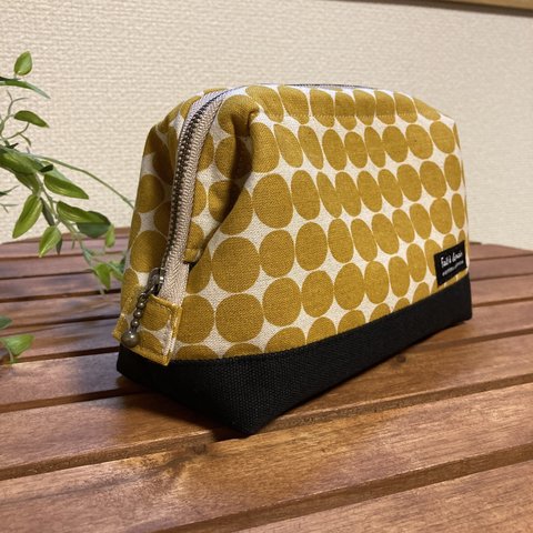 ワイヤーポーチ　ドット柄　コスメポーチ👝