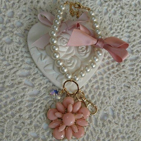 【送料込み】ribbon pearl 👜 with flower バックチャーム