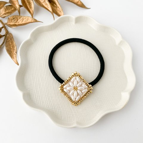 Margaret hair accessory < gold >