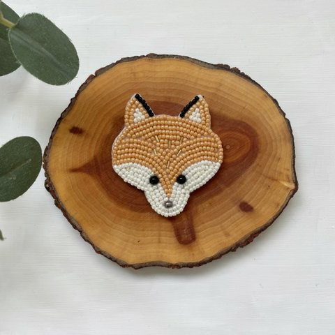 《animaux・ビーズ刺繍》キツネブローチ《受注生産》