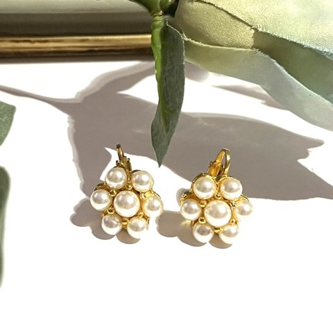 0171  90s VINTAGE EARRING  フラワーボリュームパールヴィンテージ　イヤリング　アンティーク  クラシカル　フラワー　大ぶり　クリップ　ナチュラル　カジュアル　真珠　パール調