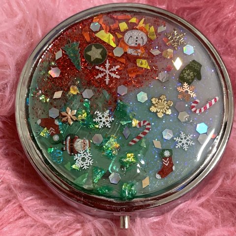 レジン　小物入れ　ピルケース　クリスマス