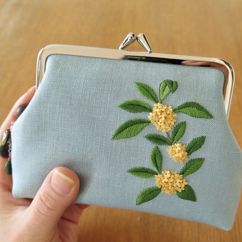 手刺繍のがま口・中〈金木犀〉