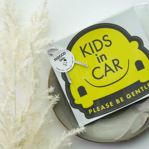 KIDS in car［YELLOW］車用ステッカー ｜セーフティーステッカー・北欧風・カー用品・日本製