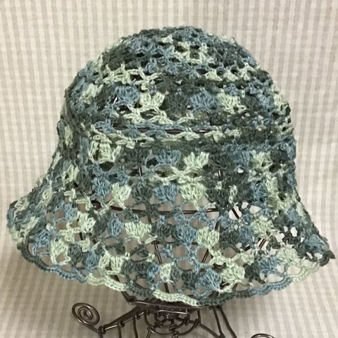 SALE🌟リネン🌿100%のミックスヤーンで編んだ迷彩風透かし模様のクローシュ/やや小さめ/キッズにも👭