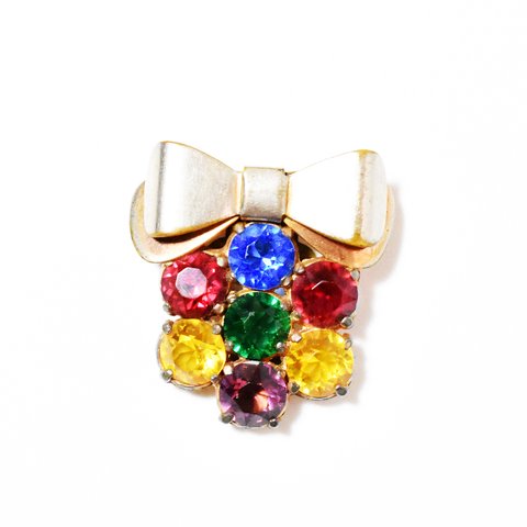 Vintage 1940's goldmetal multicolor rhinestone ribbon motif clip brooch