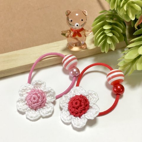 【1個¥300＊オプション選択で2個セット¥500】 ☆☆キッズサイズ☆☆ぷっくり可愛い編み花🌸のヘアゴム 《レッド》《ピンク》