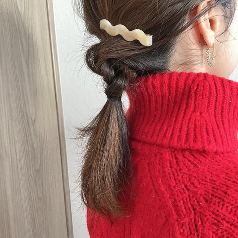 #104 [イエローマーブル]ヘアクリップ　うねうね　ゴールド