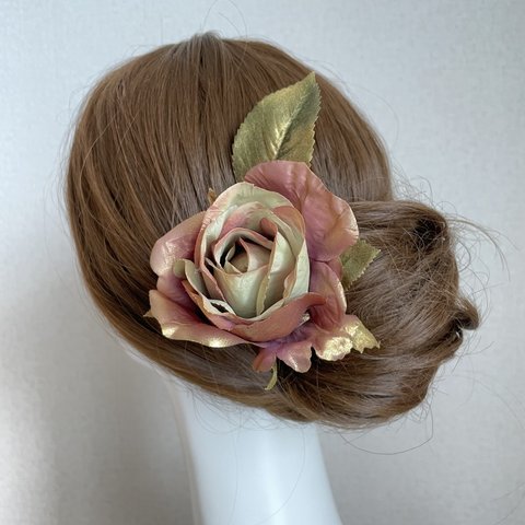 アンティークゴールドの薔薇と葉っぱの髪飾り　Uピン　フローレス　フラメンコ　ダンス　髪飾り　卒業袴　成人式　ゴールド　花