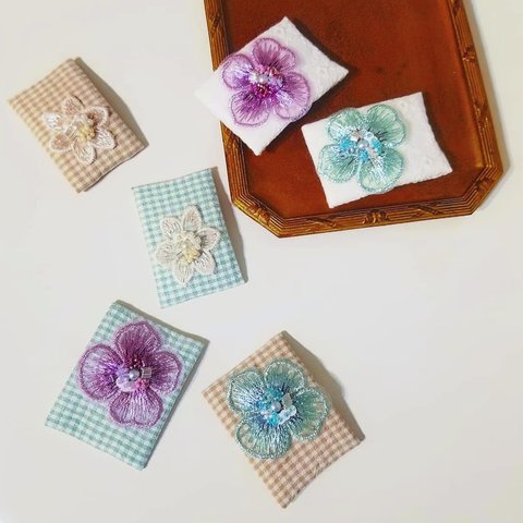 【緑×白レース】💠ビーズ刺繍のしかくいぱっちんピン💠