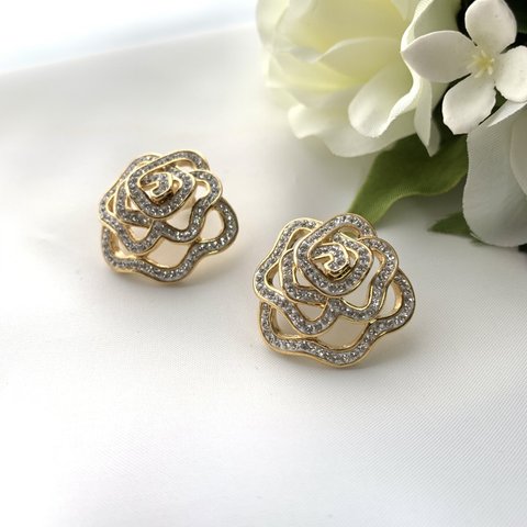 ローズデザイン　薔薇  ピアス　swarovski グルーデコ　G