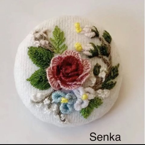 刺繍ブローチor刺繍ヘアゴム　立体薔薇の刺繍　　　　　　Flower Garden