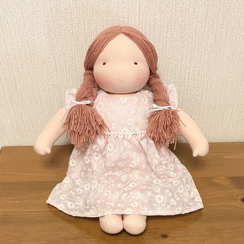 ウォルドルフ人形　40cm女の子　オーバーレースのワンピース