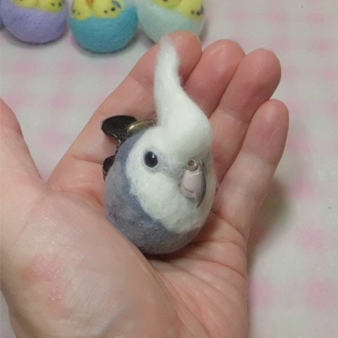 オカメインコ・ＷＦ(ホワイトフェイス)　☆マグネット/ブローチ どちらか選択     羊毛の小鳥    受注作成　工房小鳥屋さん