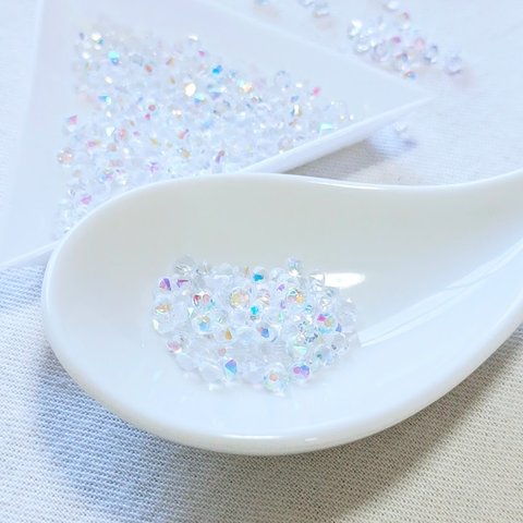 【20g】【3mm】【クリアホワイト】Vカット　オーロラクリスタル　ラインストーン　アンホイル　アクリル　ネイル　デコ　封入　レジン