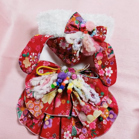 犬服オーダー👘桜梅和柄 兎さん晴れ着赤ワンピース