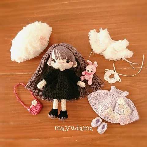 「きせかえぐるみ」黒チュニック＆刺繍ドレスセット