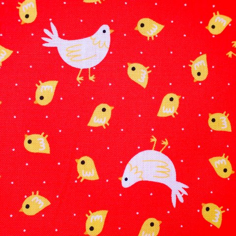 USAファブリック　Farm Friends Chicks & Chickens Barn Red