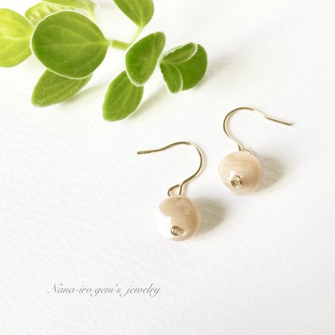 14kgf mother of pearl  (beige) pierce