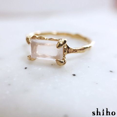 ローズクオーツのリング【Melty ring＜square Rose quartz＞】