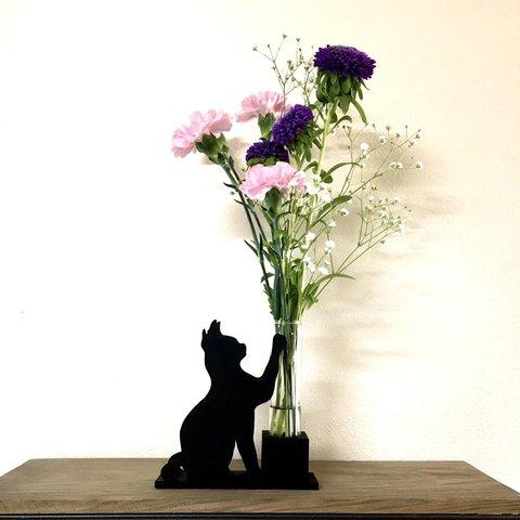 花とじゃれる猫のフラワーベース　ガラス瓶　リードディフューザーとしても