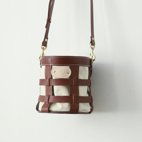 「帆布×革の組み合わせ」籠のような形のショルダートートバッグ 巾着袋 肩掛け 鞄
