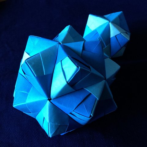 立体折り紙完成品 ❤️ カラーくす玉大小2個セット(ブルー)