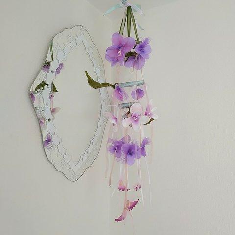 Flower crown chandelier  ＊  花冠のシャンデリア