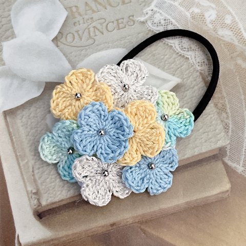 送料無料♡コットン夏糸で編んだ　小さなお花いっぱいヘアゴム