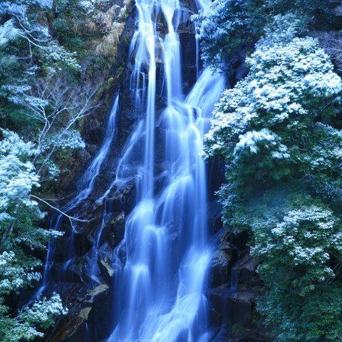 雪の荒滝　熊野市紀和町