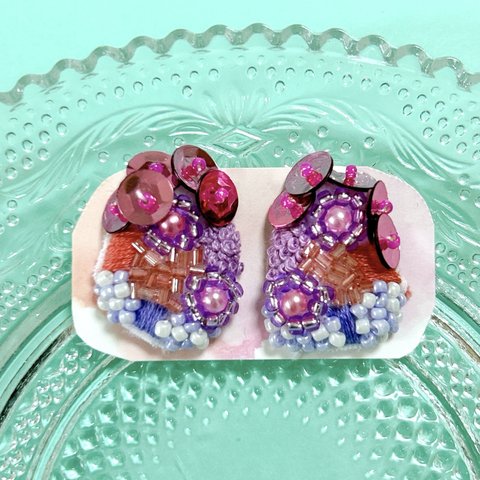 hirahiraしずく◇pink 刺繍ピアスorイヤリング 