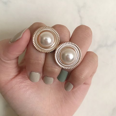 pearl round pierce