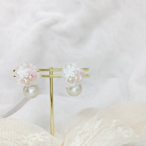 【一点物❀】夢色お花のピアス(レース/引き揃え糸/パール/イヤアクセ/ピンク/フラワー/お花/軽い/イヤリング)