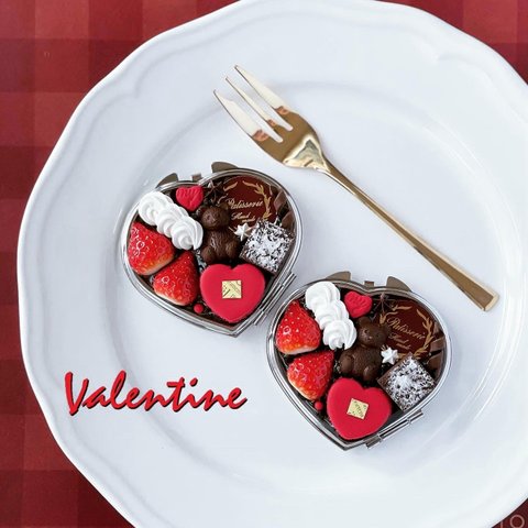 Valentine♡いちごとくまチョコのコンパクトハートミラー