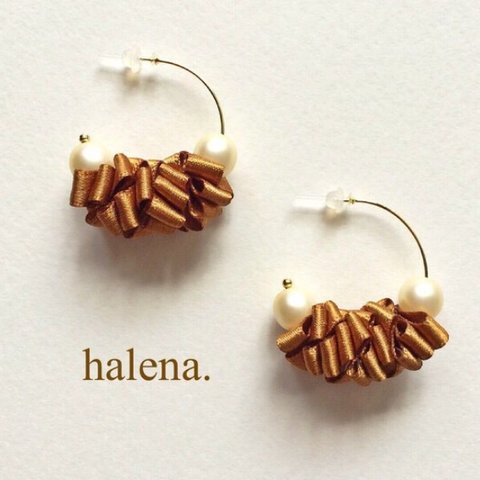 【halena.】リボンパールフープピアス ブラウンゴールド