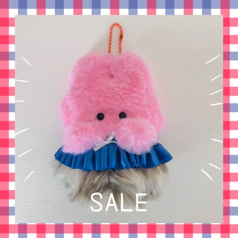 【SALE】コロンとデカめなキーホルダー♡うさぎ♪ヒラヒラつけました。⑧