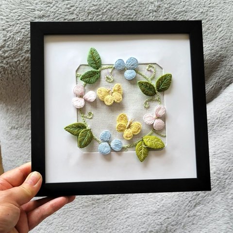 立体刺繍のお花飾り