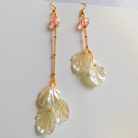 ロングピアス　花珊瑚